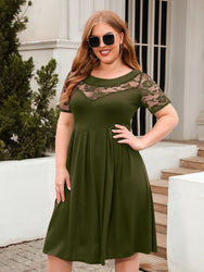 Plus-Sized Ruched Round-Neck Short-Sleeved Dress