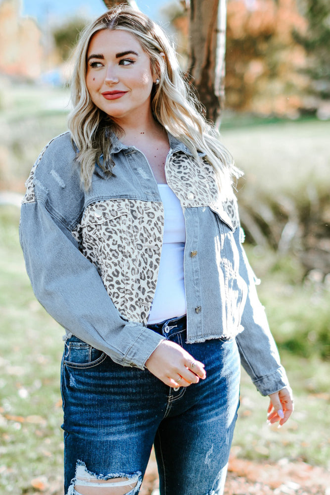 Plus-Sized Hem-Distressed Leopard Spliced Denim Jacket